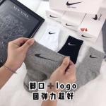 2022年秋冬新作NIKE ブランド 新品靴下5足セット