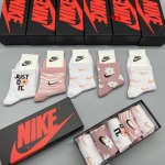 2022年10月秋冬新品 NIKE  靴下5足セット