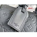 2022年12月秋冬高品質新作入荷ルイヴィトンM20900 ブランドバッグ ns工場.size:25 * 15 * 11 cm