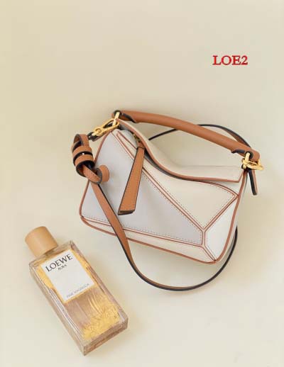 2023早春新作入荷原版復刻 LOEWE バッグ LOE2工場 SIZE:18*7.5*12cm