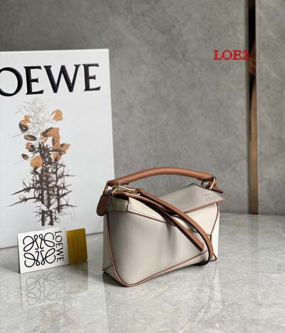 2023早春新作入荷原版復刻 LOEWE バッグ LOE2工場 SIZE:18*11*7.5cm