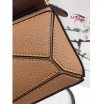 2023早春新作入荷原版復刻 LOEWE バッグ LOE2工場 SIZE:18×12.5×8cm