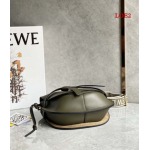 2023早春新作入荷原版復刻 LOEWE バッグ LOE2工場 SIZE:20*19*11.5cm