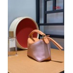 2023早春新作入荷原版復刻 LOEWE バッグ LOE2工場 SIZE:18*8*12cm