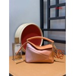 2023早春新作入荷原版復刻 LOEWE バッグ LOE2工場 SIZE:18*8*12cm