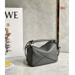 2023早春新作入荷原版復刻 LOEWE バッグ LOE2工場 SIZE:18*11*7.5cm