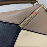 2023早春新作入荷原版復刻 LOEWE バッグ LOE2工場 SIZE: 29*19*12 CM