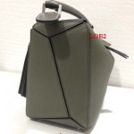 2023早春新作入荷原版復刻 LOEWE バッグ LOE2工場 SIZE:29*19*12  CM