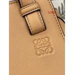 2023早春新作入荷原版復刻 LOEWE バッグ LOE2工場 SIZE: 20*18*20cm