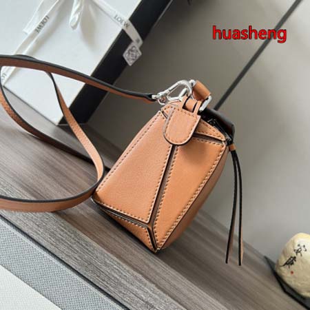 2023年4月原版復刻新作入荷 LOEWE バッグ huasheng工場18*12.5*8CＭ