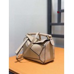 2023年4月新作入荷原版復刻 LOEWE バッグ tu工場 SIZE:18*7.5*12cm