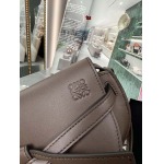 2023年4月新作入荷原版復刻 LOEWE バッグ tu工場 SIZE:15*12.5*9cm（