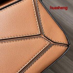 2023年4月原版復刻新作入荷LOEWE バッグ huasheng工場18*12.5*8CＭ