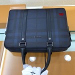 高品質新作入荷 バーバリー  メンズのバッグ wp工場 size:38x7x28