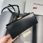 原版復刻新作入荷Hourglass bag バレンシアガバッグ 工場人気販売中 SIZE:19-8-11cm