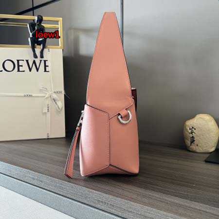 2023年早秋新作入荷高品質 LOEWE バッグ  LOW1工場 size:28.7*10.7*5.5cm