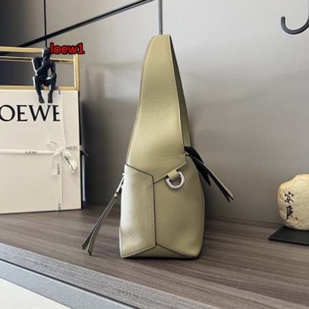 2023年早秋新作入荷高品質 LOEWE バッグ  LOW1工場 size:28.7*10.7*5.5cm