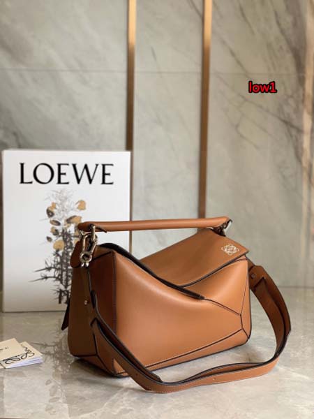 2023年早秋新作入荷高品質 LOEWE バッグ LOW1工場 SIZE:29*18*12CM