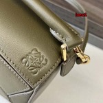 2023年早秋新作入荷高品質 LOEWE バッグ  LOW1工場18*12.5*8CＭ