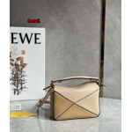 2023年早秋新作入荷高品質 LOEWE バッグ  LOW1工場 size:18*11*7.5cm