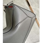 2023年早秋新作入荷高品質 LOEWE バッグ  LOW1工場 size:24*16*10cm