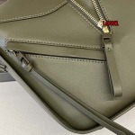 2023年早秋新作入荷高品質 LOEWE バッグ LOW1工場 SIZE:19.5*14.4*20.8CM