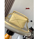 2023年早秋新作入荷高品質 LOEWE バッグ jiatelin工場 SIZE:18～12.5～8CM