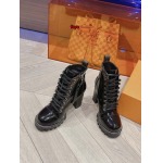 原版復刻新作入荷ルイヴィトン女性 ショートブーツ FOYE工場 SIZE: 35-41