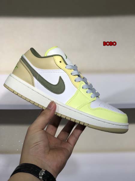 新作入荷Air Jordan 1 Low NIKEスニーカー...