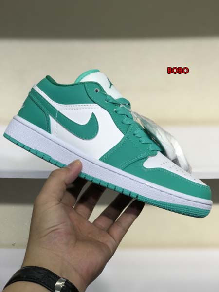 新作入荷Air Jordan 1 Low NIKEスニーカー...