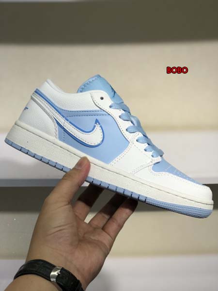 新作入荷Air Jordan 1 Low NIKEスニーカー...