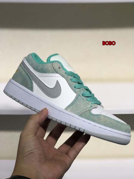 新作入荷Air Jordan 1 Low NIKEスニーカー...