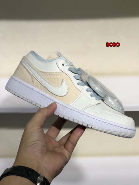 新作入荷Air Jordan 1 Low NIKEスニーカー...