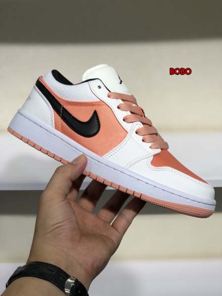 新作入荷Air Jordan 1 Low NIKE女性スニー...