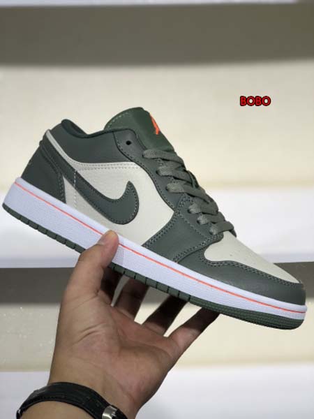 新作入荷Air Jordan 1 Low NIKEスニーカー...