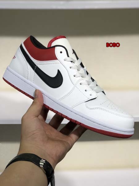 新作入荷Air Jordan 1 Low NIKEスニーカー...