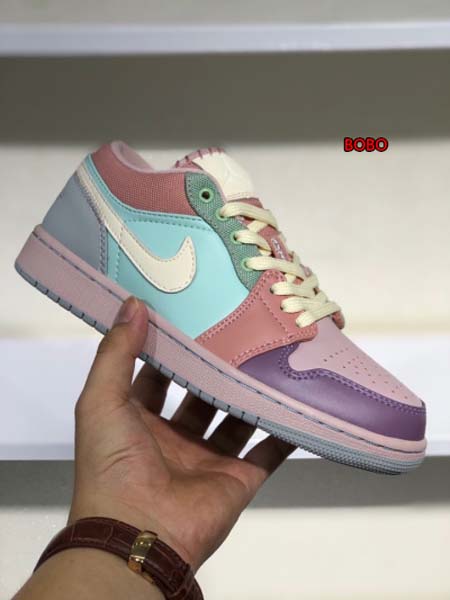 新作入荷Air Jordan 1 Low NIKE 女性スニ...