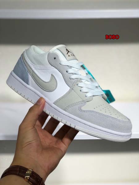 新作入荷Air Jordan 1 Low NIKEスニーカー...