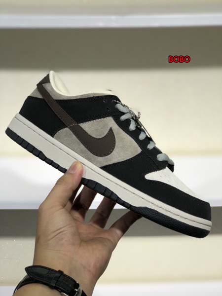 新作入荷Air Jordan 1 Low NIKEスニーカー...