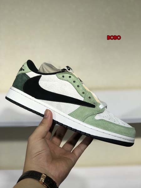 新作入荷Air Jordan 1 Low NIKEスニーカー...