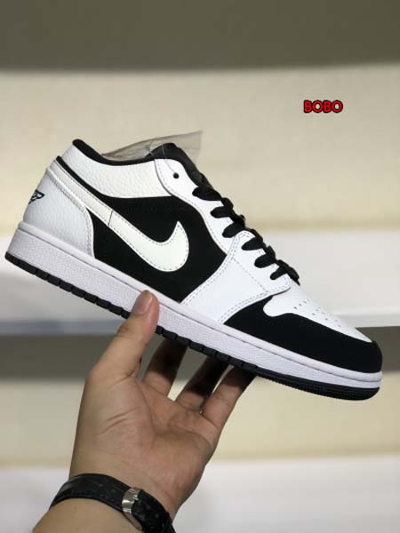 新作入荷Air Jordan 1 Low NIKEスニーカー...