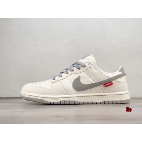 2024新品 Supreme  NIKE DUNK ナイキ スニーカー LIE工場