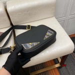 2024年3月18日早春新作入荷FENDIバッグを斜めにまたぐ jux工場24-16-7