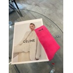 2024年新品人気CELINE 靴下一箱4足セット