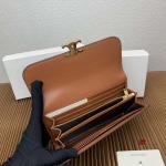 2024年5月31日人気新作入荷CELINE 財布 yue工場