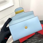 2024年6月3日人気新作入荷Valentino 財布 yue工場19*10*2