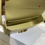 2024年6月4日原版復刻新作入荷CELINE バッグqb工場20x10x4cm