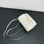 2024年6月5日人気新作入荷 PRADA バッグqb工場21.5x高14x底4cm