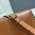 2024年6月5日人気新作入荷 CELINE バッグqb工場18cm