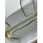 2024年8月1日新品入荷Dolce&Gabbanaブランドバッグ XX工場 SIZE:18x17x8cm